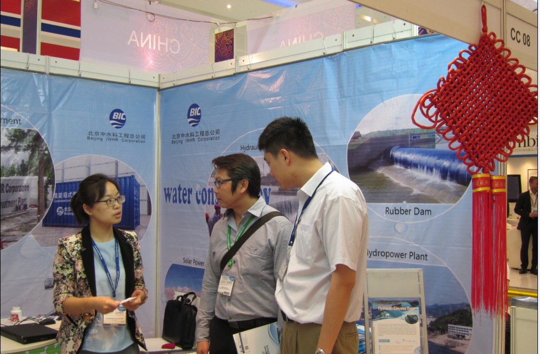 在參加印尼水展時(shí),很多咨詢者都對(duì)我們產(chǎn)品表示關(guān)注 在參加印尼水展時(shí),很多咨詢者都對(duì)我們產(chǎn)品表示關(guān)注