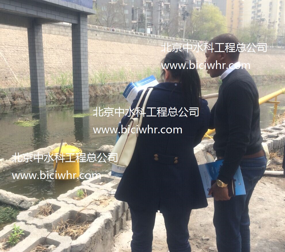 肯尼亞客戶參觀水錘泵現(xiàn)場 肯尼亞客戶參觀水錘泵現(xiàn)場